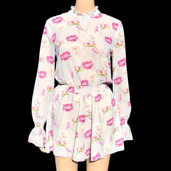 Endless Rose gray floral romper Sz s - Picture 8 of 13